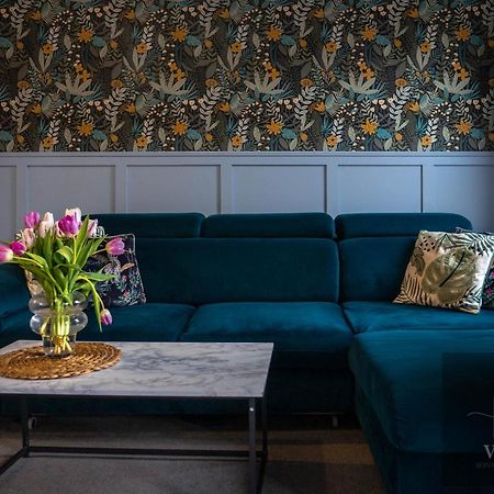 1 Bed House At Velvet Serviced Accommodation Swansea With Free Parking & Wifi - Sa1 Bagian luar foto
